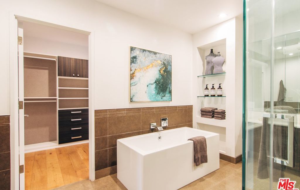 The Terrace Condos | Multi-Family Residential | Interior Master Bathroom