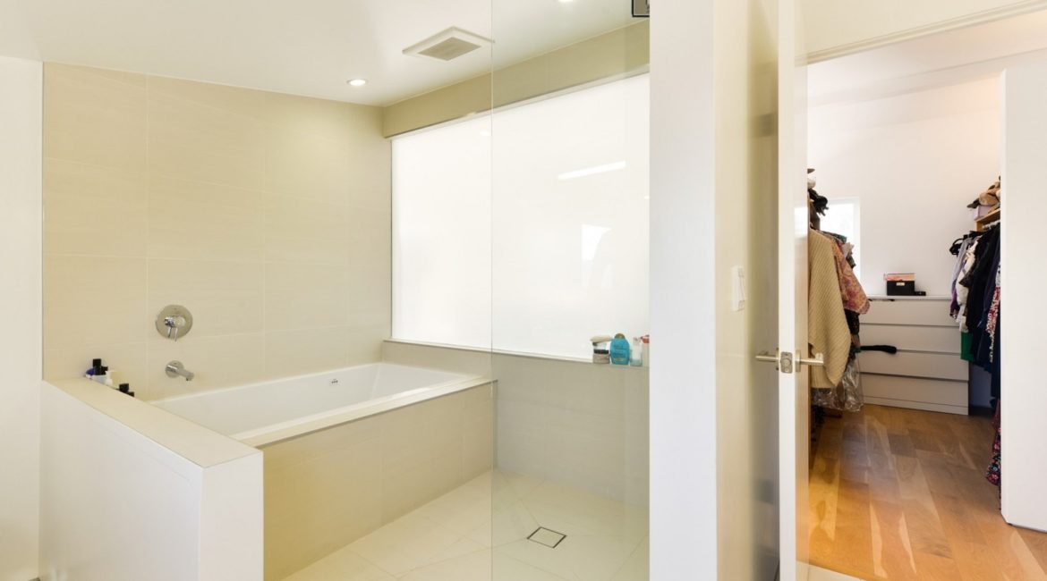 LEED Platinum-Certified Venice Condos | Interior Bath | HVAC & Plumbing Design